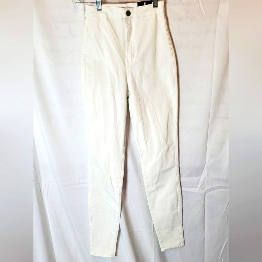 Fashion Nova Luxe Ultra High Waist White Jeans in Size 5 NWT